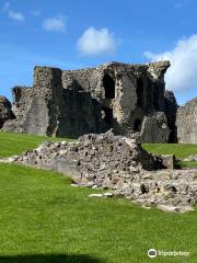 Denbigh Castle/ Castell Dinbych