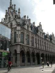 The People of Mechelen's Building - Huis van de Mechelaar