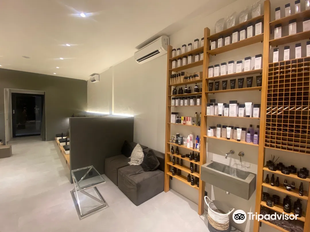 1_Flow Beauty Lab - Hair & Nails Beauty Salon- Canggu