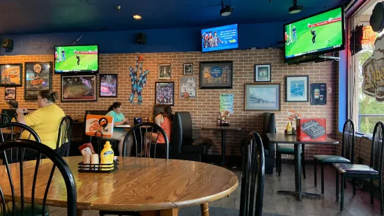 Woodys Sports Bar and Grill