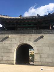 Hyehwamun Gate