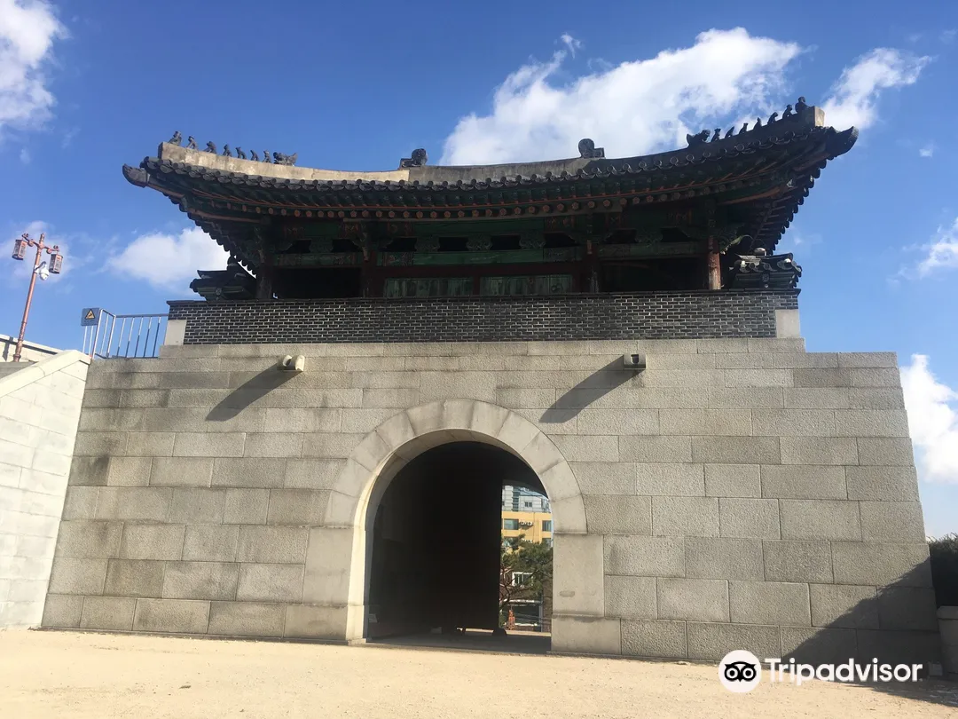 2_Hyehwamun Gate (Dongsomun)