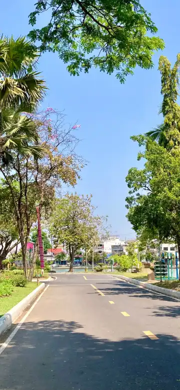 鄰近Muang Roi Et Municipal Aquatic Animals Center的酒店