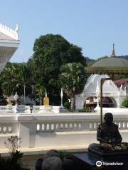 Wat Sawang Arom (Wat Tham Sri Thon )