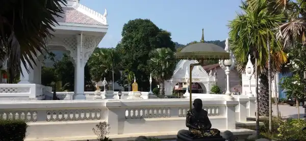 โรงแรมในอำเภอ ปากคาด