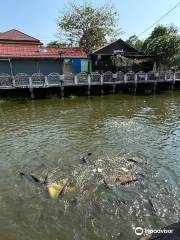 Bang Phli Floating Market