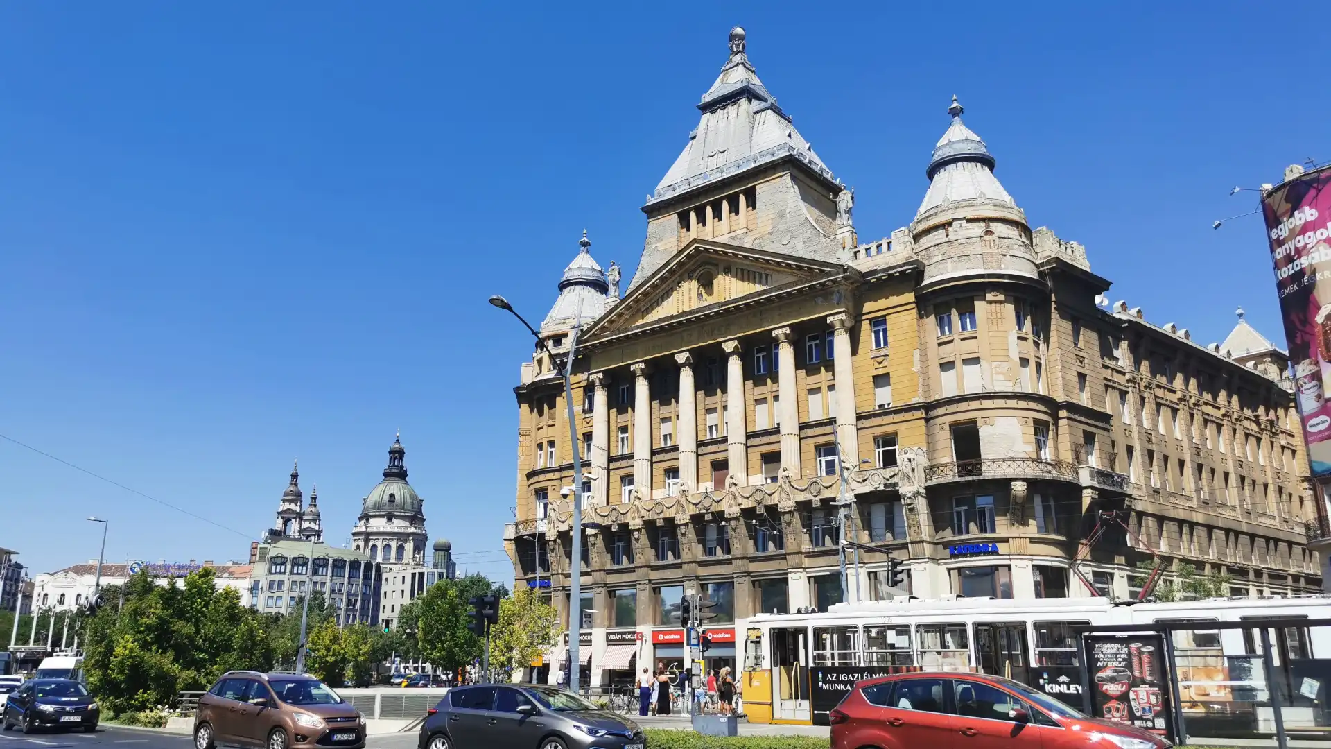 Hotels near Deák Ferenc utca