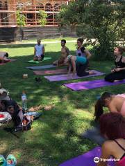 Happy Lotus Massage Therapy & Yoga Barcelona