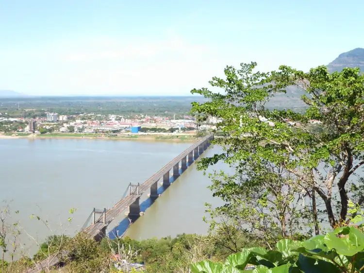 Hotels near Lao-Nippon Bridge