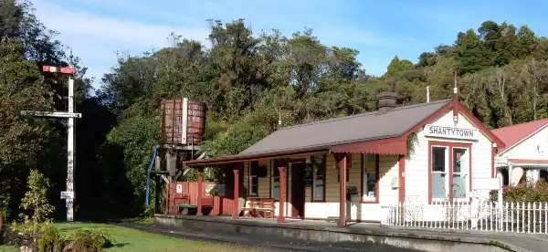 Hotels near Greymouth Station