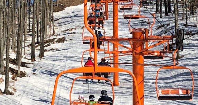 2025年のミシガン州のおすすめスキー場 – スノーリゾート、スキー