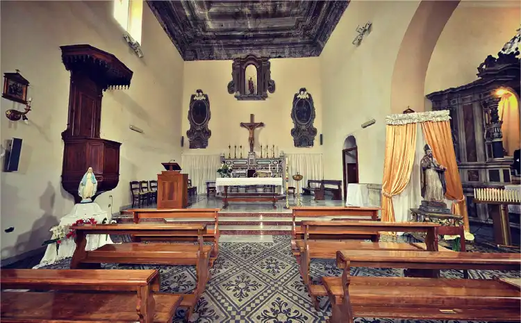 Hotels in Carpino