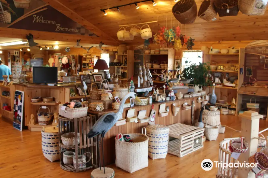 Island Traditions Store:Home of the Basket Weavers