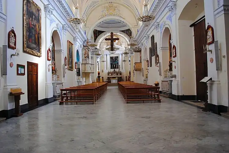 Hotels near Diga Comunelli - Area Attrezzata