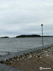 Kallahdenniemi Beach