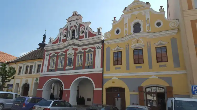 Hotels near Houses No. 31 and 32