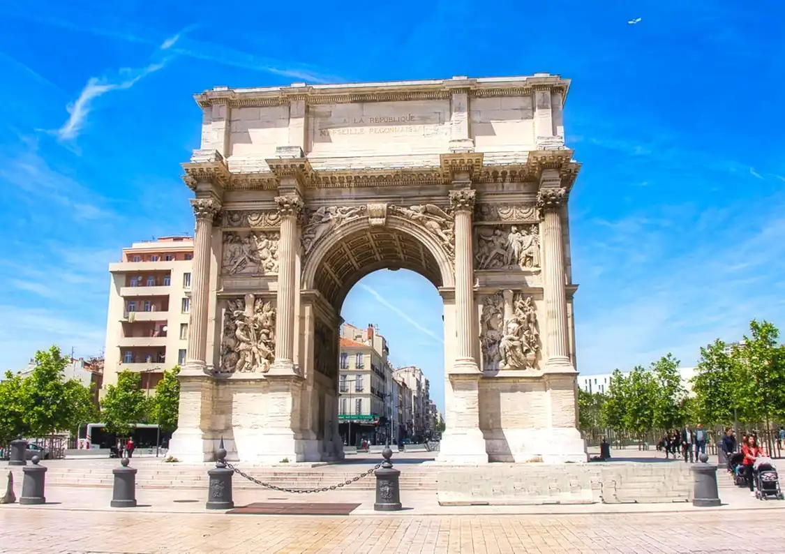 Hotels near Arc de Triomphe ( Porte d'Aix )