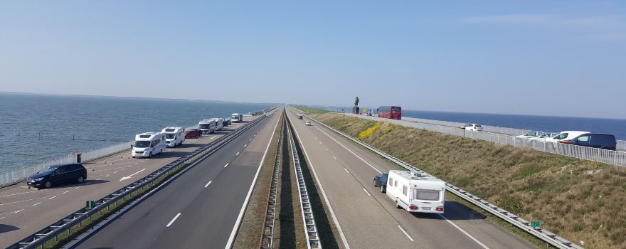 Monument op de Afsluitdijk