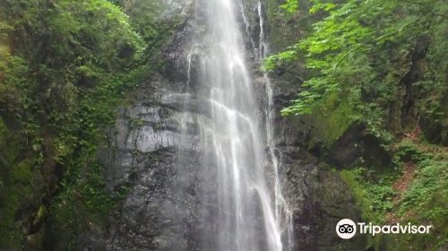 Hyakuhiro-no-taki Falls