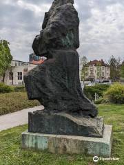 Rihard Jakopič statue