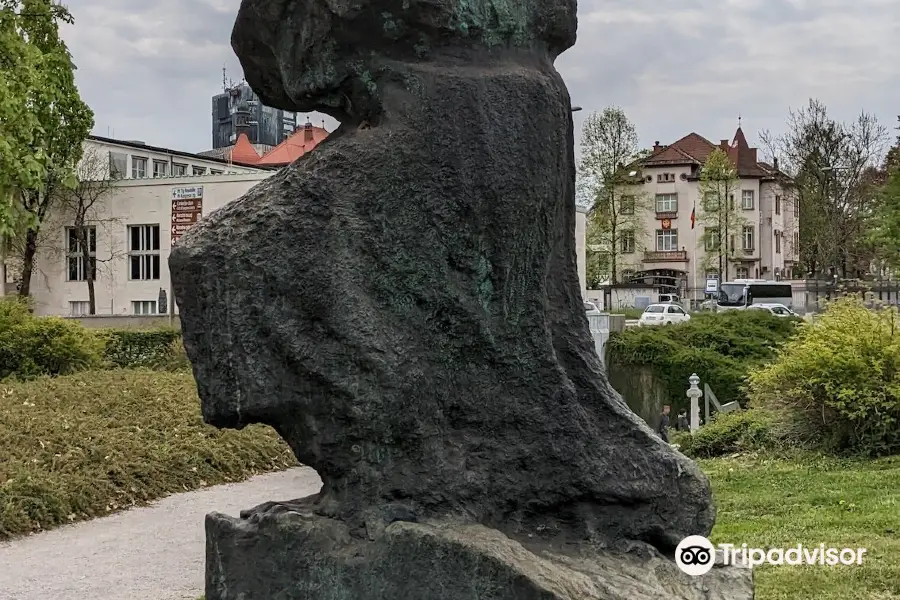 Rihard Jakopič statue
