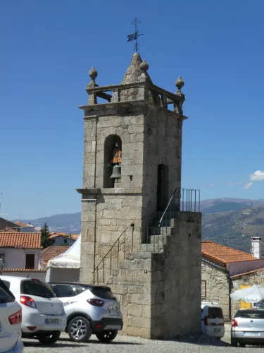 Igreja de Santiago e Pante?o dos Cabrais
