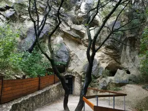 Cave Turold