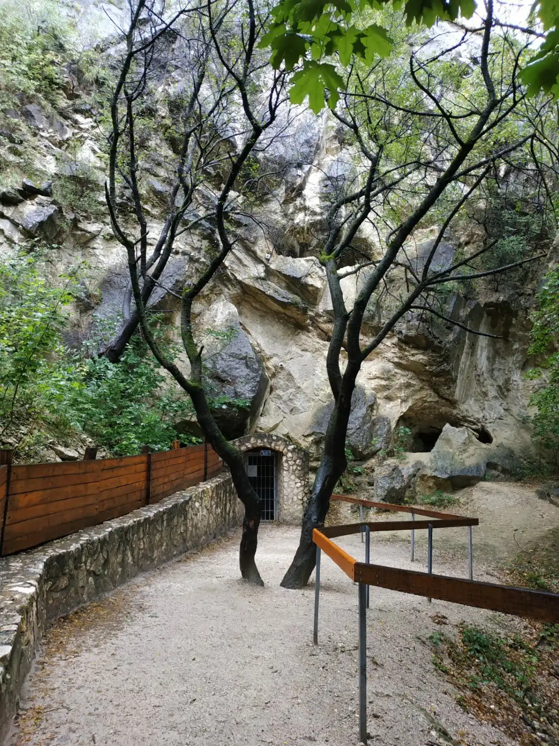 Hotels in der Nähe von Turold-Höhle
