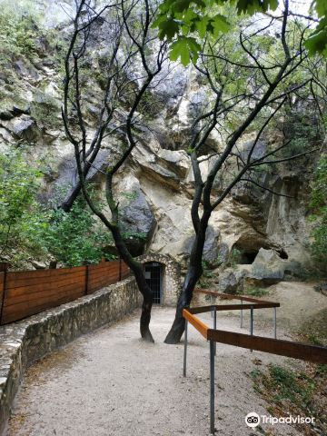 Cave Turold