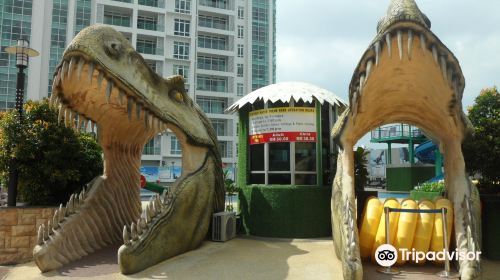 Dinosaurs Alive Water Theme Park - KSL Hotel & Resort