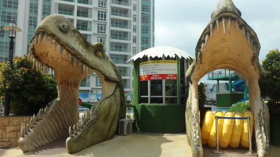 Dinosaurs Alive Water Theme Park - KSL Hotel & Resort