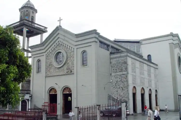 Hotels near Iglesia del Sagrado Corazon