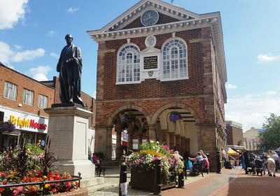 Sir Robert Peel Statue