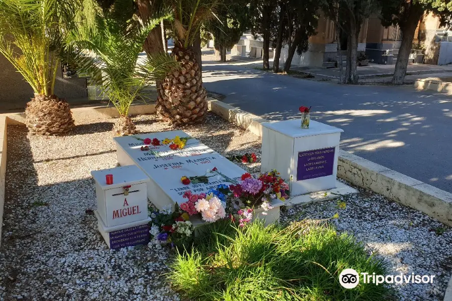 Tomb of the poet Miguel Hernandez