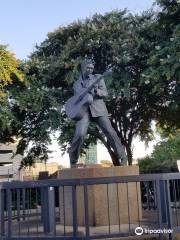 Statue of Elvis