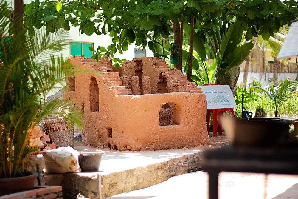 Hotels near Khmer Ceramics & Fine Arts Centre