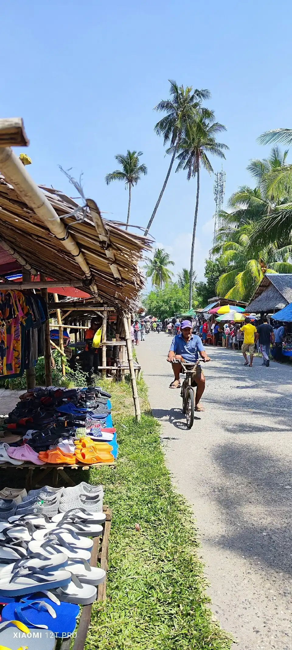 Hotels near Malatapay Livestock Market