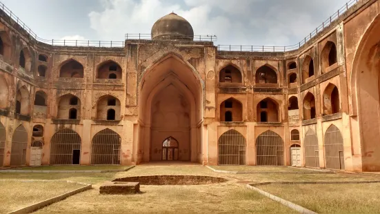 Mahmood Gawaan Masjid and Madarsa