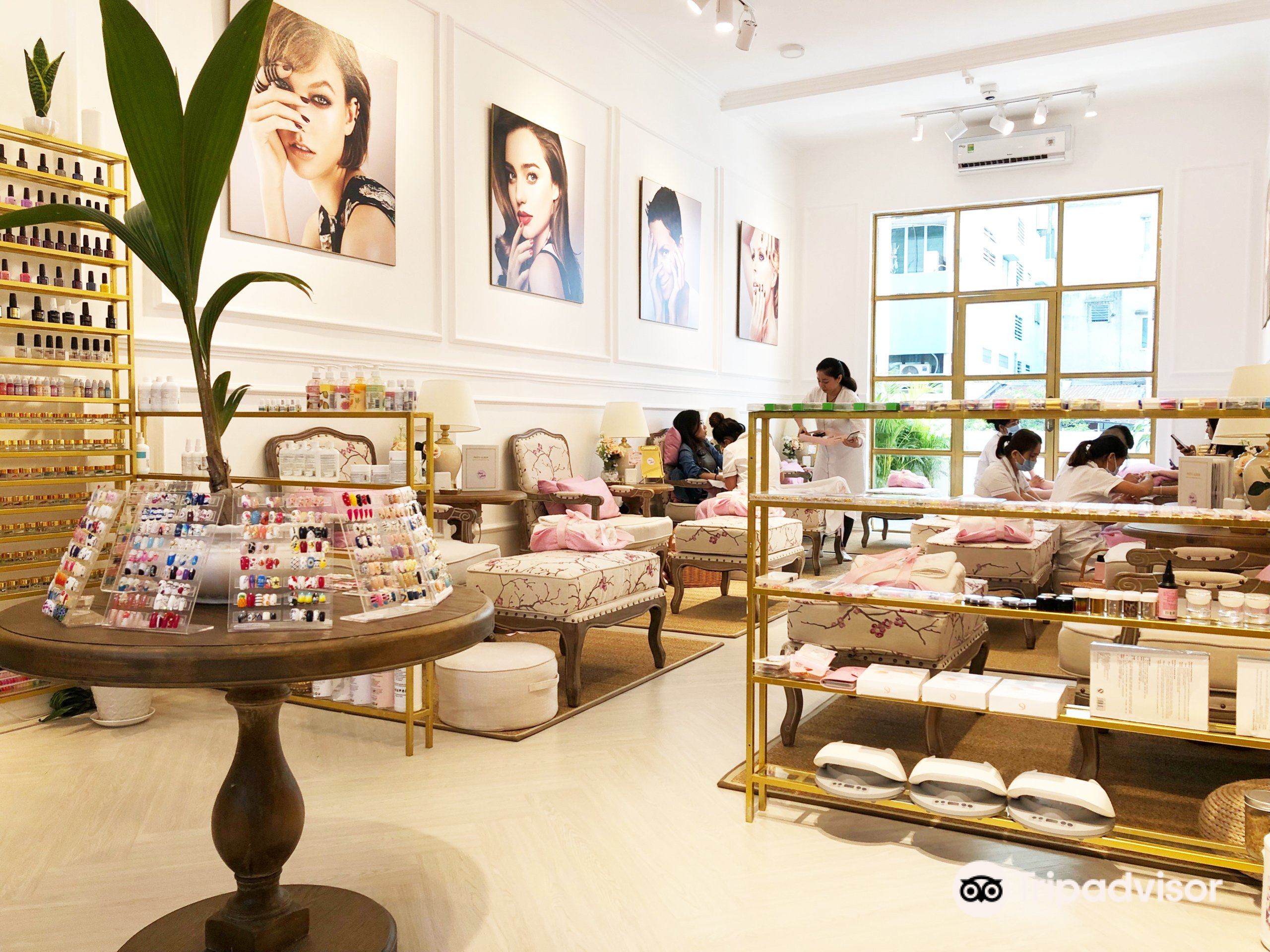 Prive Nails - Luxury Nail Salon & Massage - 입장권, 운영 시간, 후기 & 사진 [2025년] | Trip.com