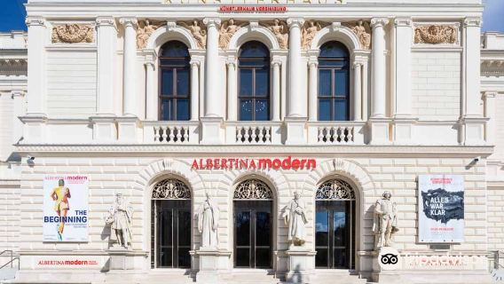 Albertina Museum, Schönbrunn Zoo, and Prater Park 1-day tour[private charter]