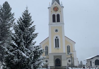 Pfarrkirche Maria Opferung Riezlern