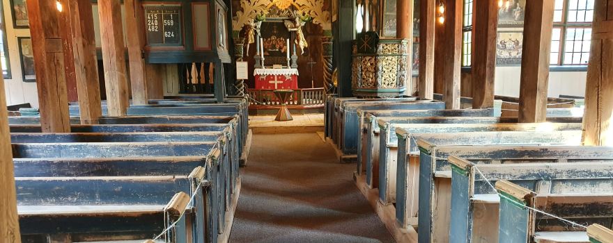 Lom Stave church