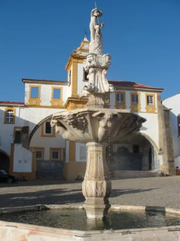 Igreja de Sao Bernardo - Compreendendo o Tumulo de D. Jorge de Melo