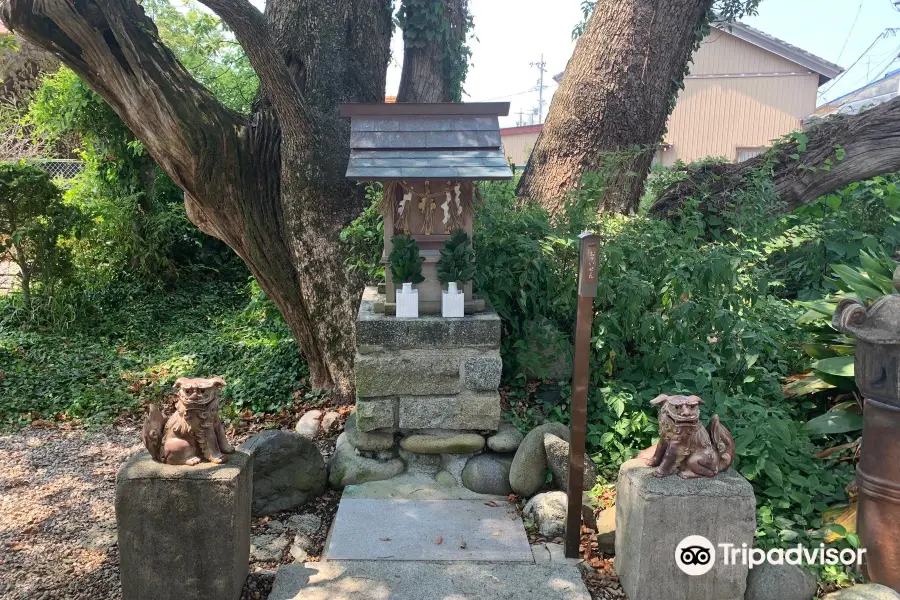 Hakuryu Shrine