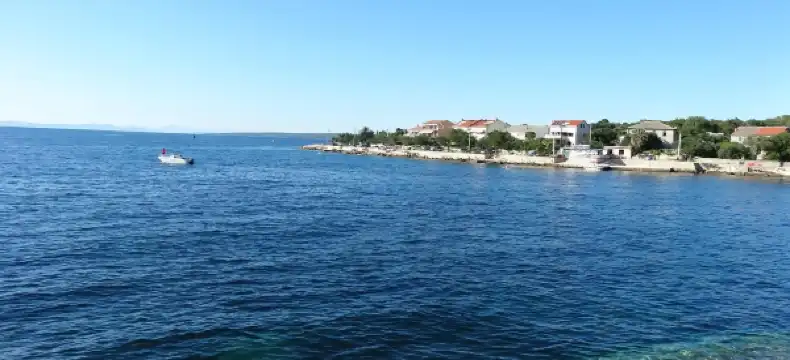 Hotels in Lun