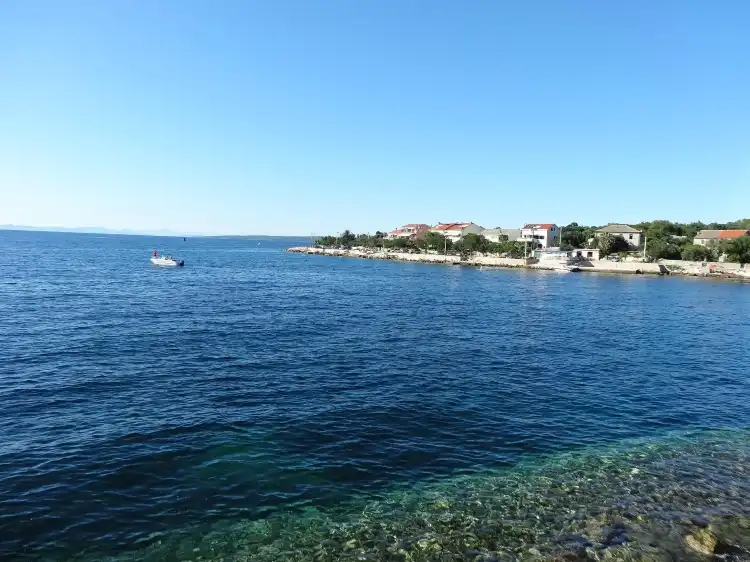 Hotels in Lun