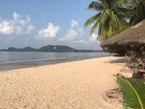 Mae Ram Phueng Beach