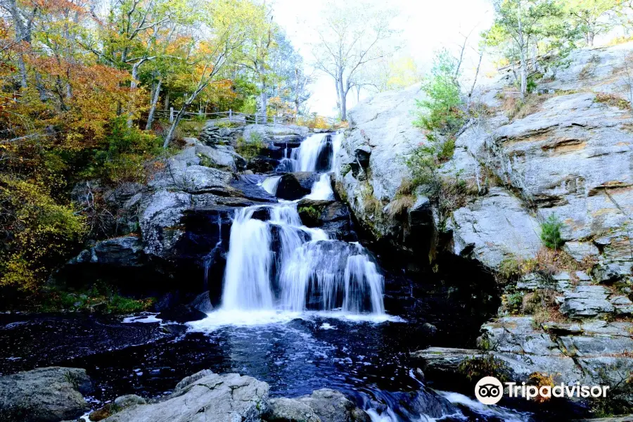 Devil's Hopyard State Park