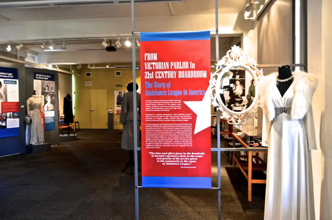 Hotels near Women's Museum of California