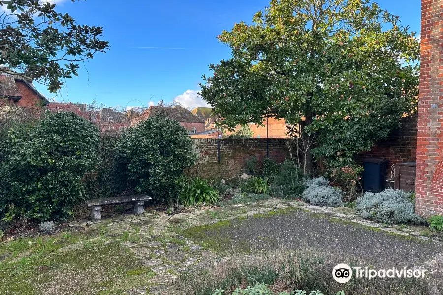 Havant Gazebo Garden